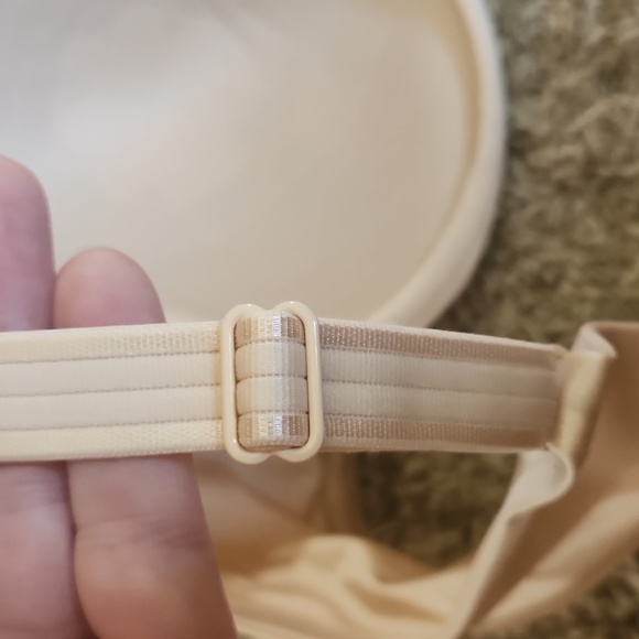 Bali Smoothing Underwire Bra - Picture 7 of 10